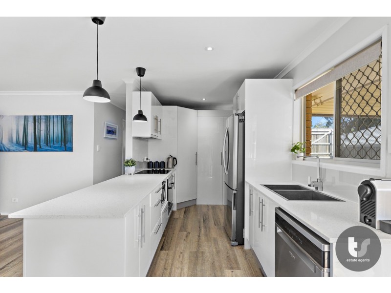 2 Rosella Street, Wellington Point QLD 4160