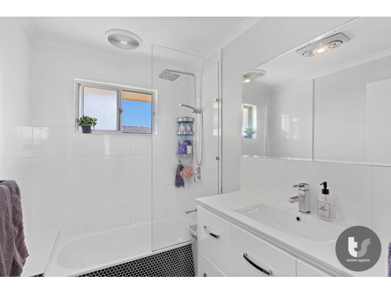 2 Rosella Street, Wellington Point QLD 4160