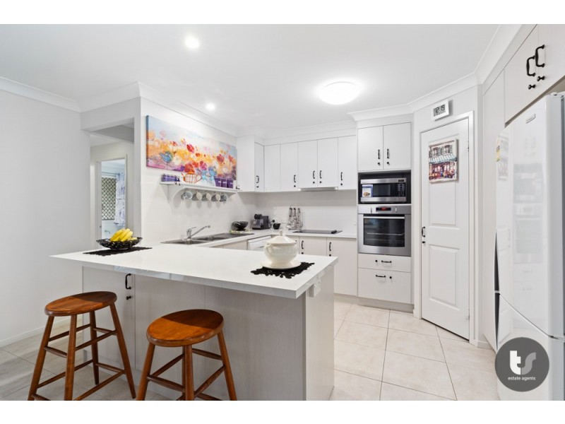 32 Lancaster Circuit, Redland Bay QLD 4165