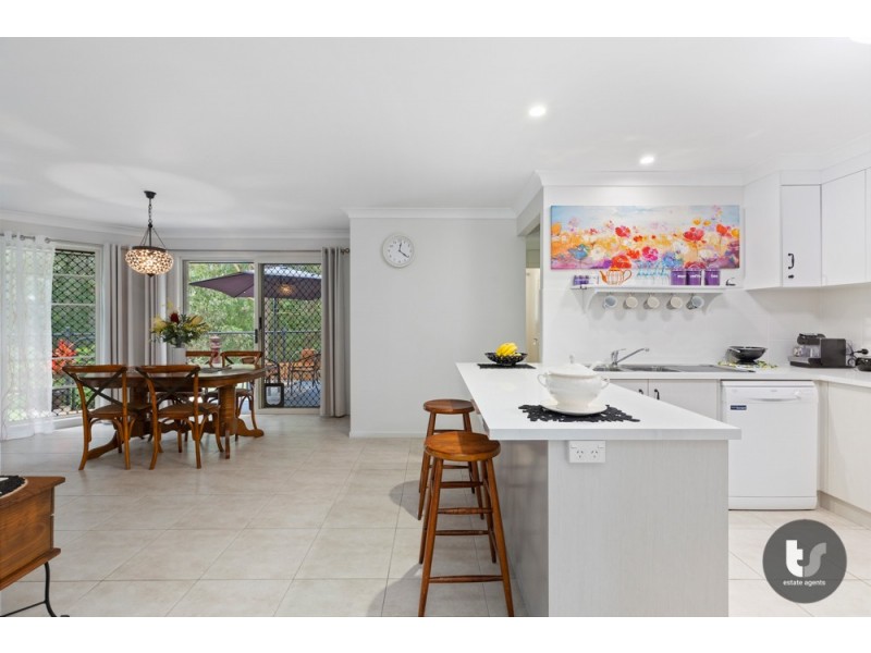 32 Lancaster Circuit, Redland Bay QLD 4165