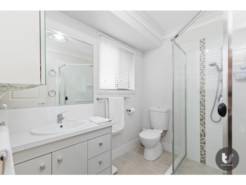 32 Lancaster Circuit, Redland Bay QLD 4165