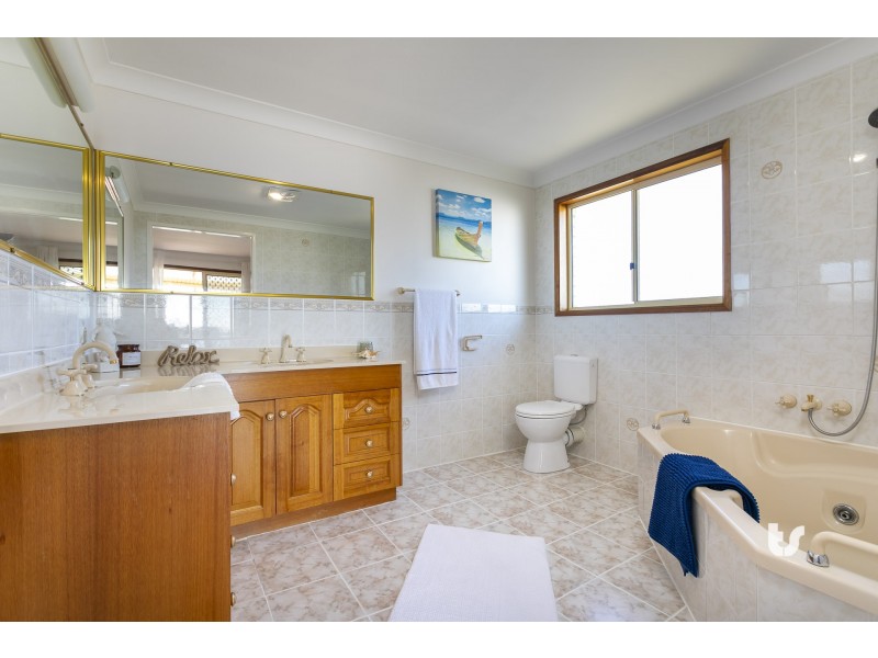 40 Timothy Street, Macleay Island QLD 4184
