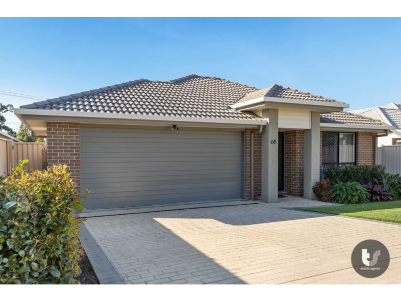 68 Lancaster Circuit, Redland Bay QLD 4165