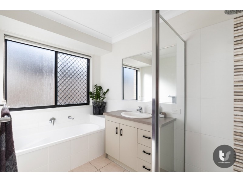 68 Lancaster Circuit, Redland Bay QLD 4165