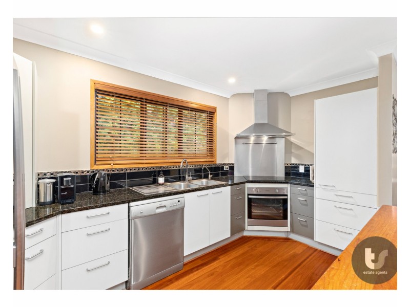 9 Waterford Crescent, Ormiston QLD 4160