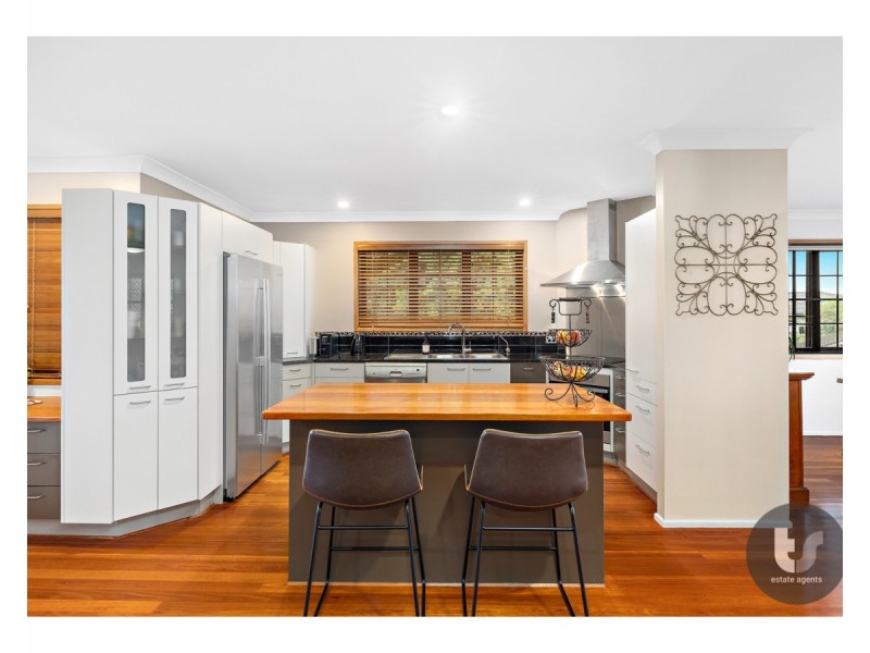 9 Waterford Crescent, Ormiston QLD 4160