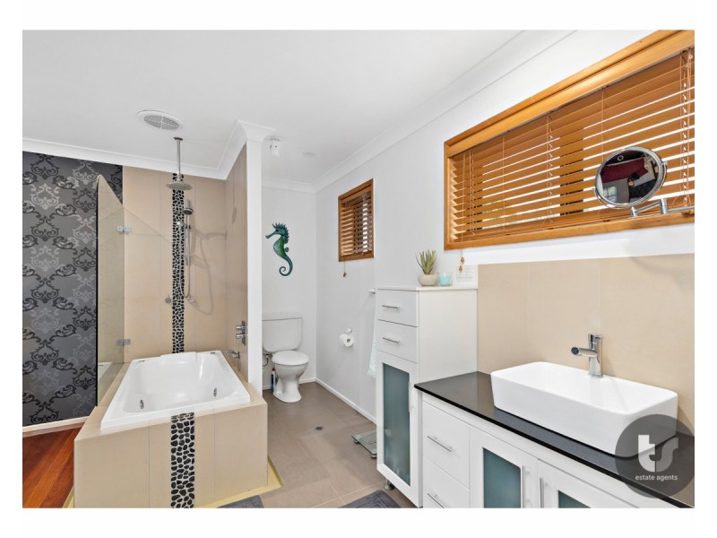 9 Waterford Crescent, Ormiston QLD 4160