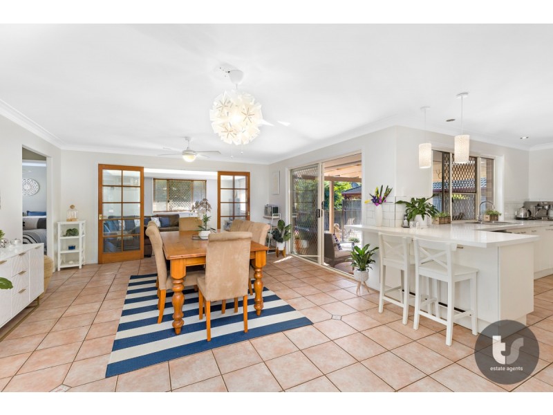 7 Westburn Court, Redland Bay QLD 4165