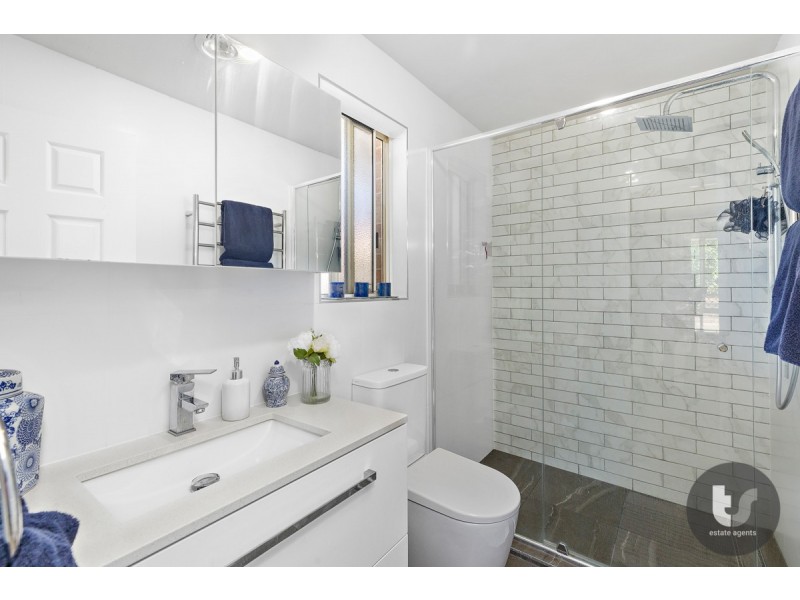 7 Westburn Court, Redland Bay QLD 4165