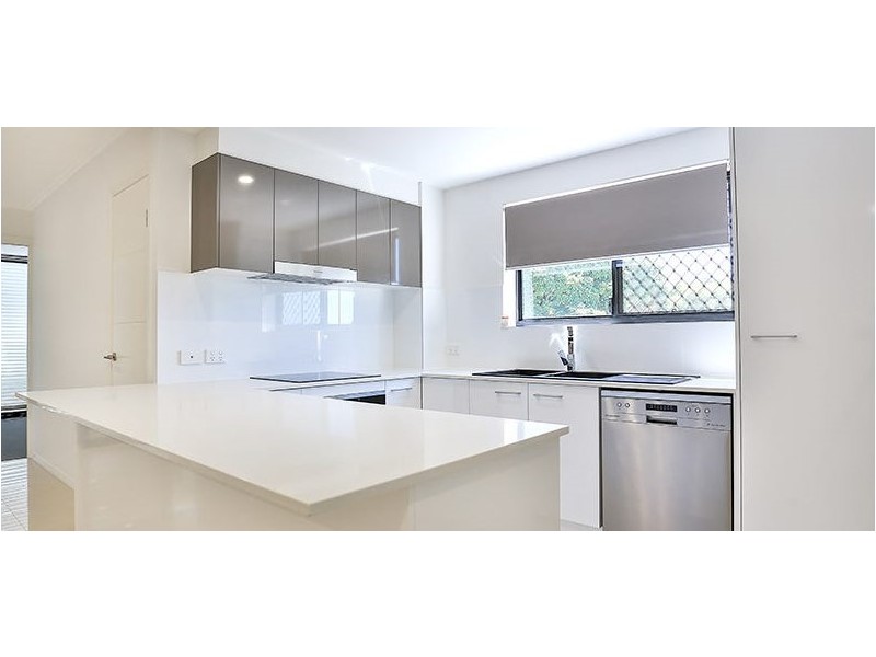 2/11 Collins Street, Nundah QLD 4012