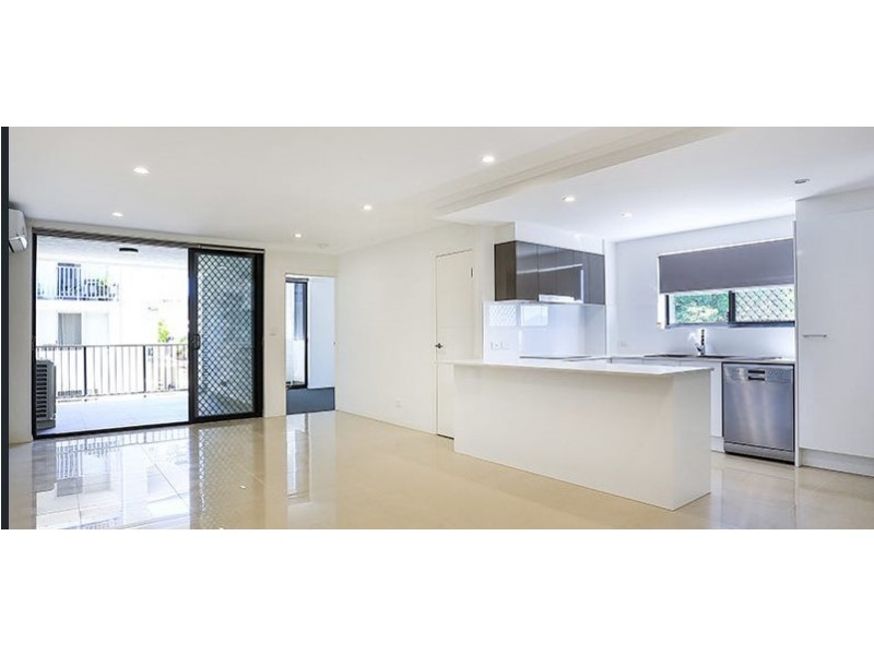 2/11 Collins Street, Nundah QLD 4012