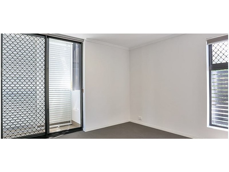 2/11 Collins Street, Nundah QLD 4012
