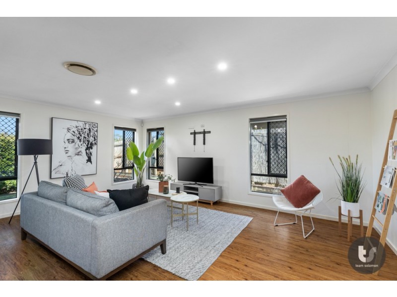 15 Caswell Crescent, Redland Bay QLD 4165