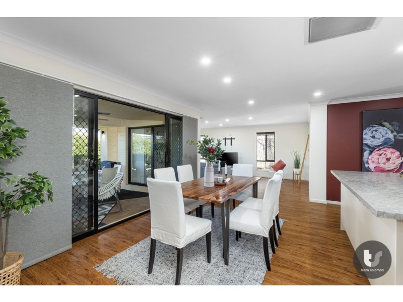 15 Caswell Crescent, Redland Bay QLD 4165