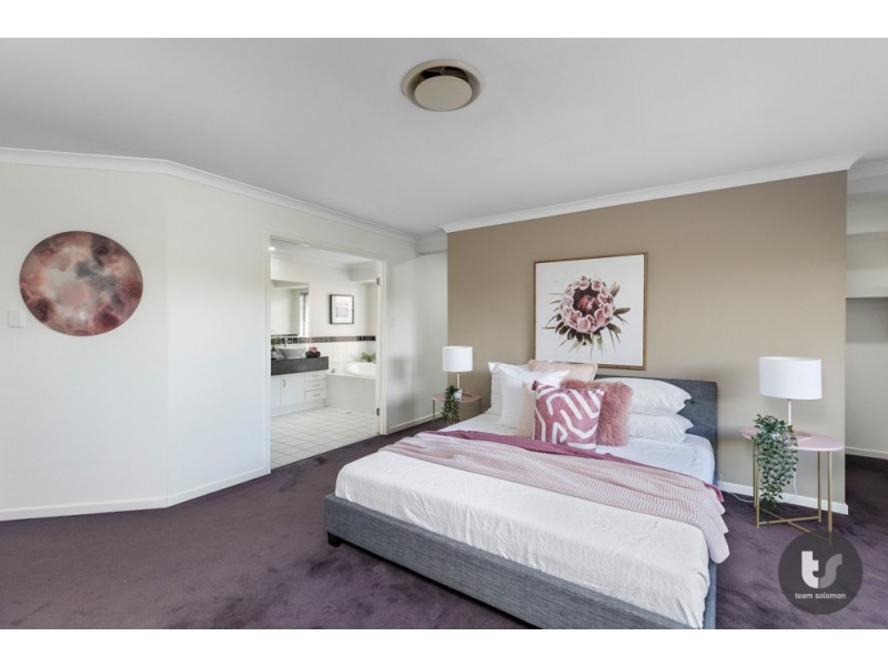 15 Caswell Crescent, Redland Bay QLD 4165