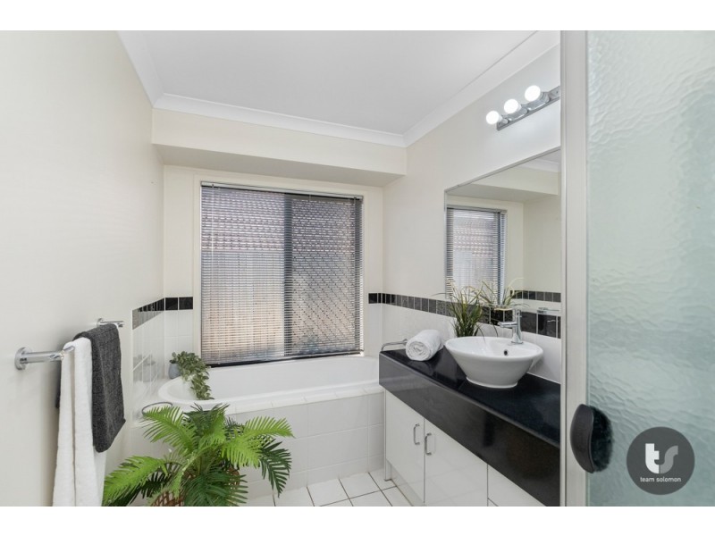 15 Caswell Crescent, Redland Bay QLD 4165