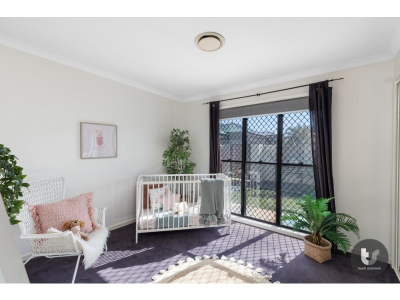 15 Caswell Crescent, Redland Bay QLD 4165