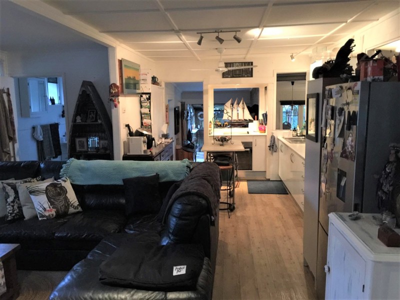 5 Merindah Street, Coochiemudlo Island QLD 4184