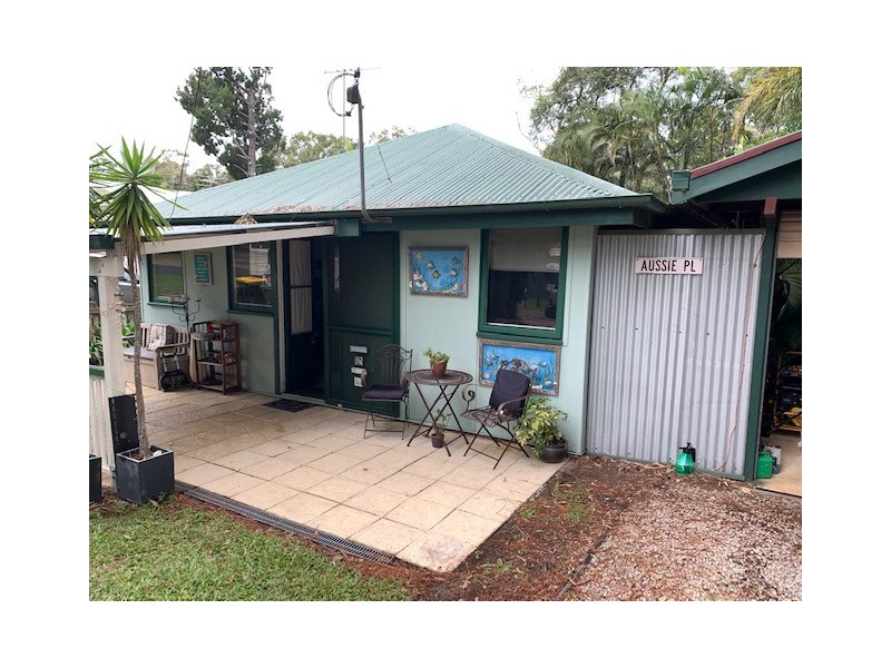 5 Merindah Street, Coochiemudlo Island QLD 4184