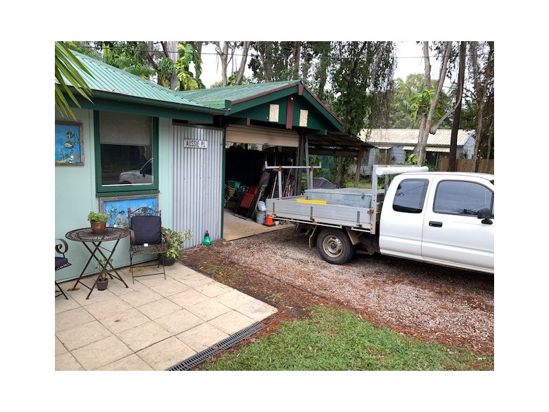 5 Merindah Street, Coochiemudlo Island QLD 4184