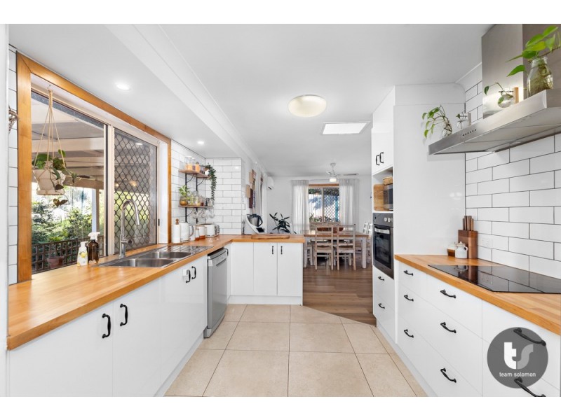 17 Falkirk Parade, Redland Bay QLD 4165