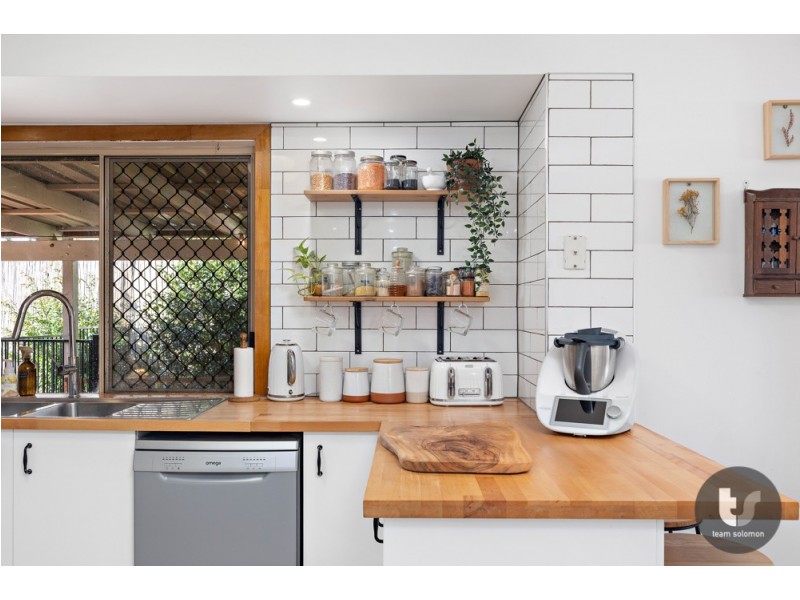 17 Falkirk Parade, Redland Bay QLD 4165