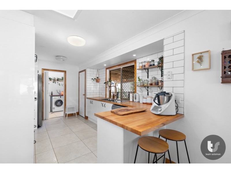 17 Falkirk Parade, Redland Bay QLD 4165