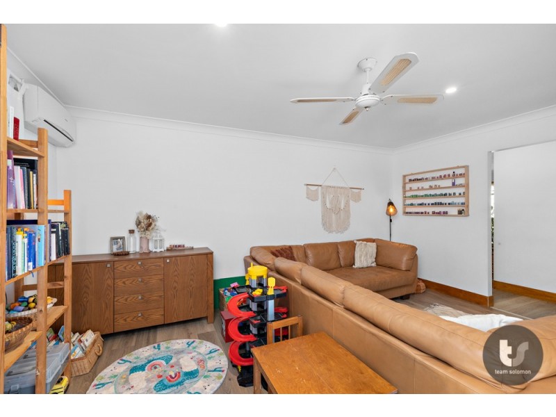 17 Falkirk Parade, Redland Bay QLD 4165