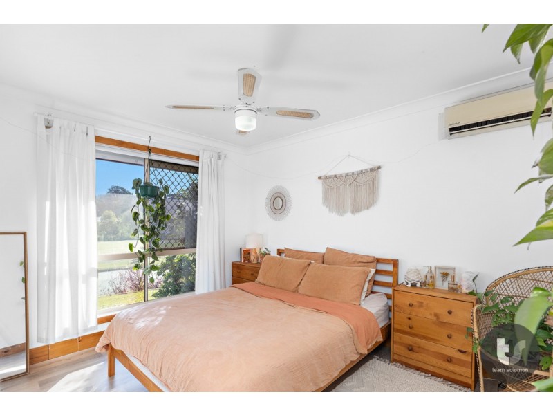 17 Falkirk Parade, Redland Bay QLD 4165