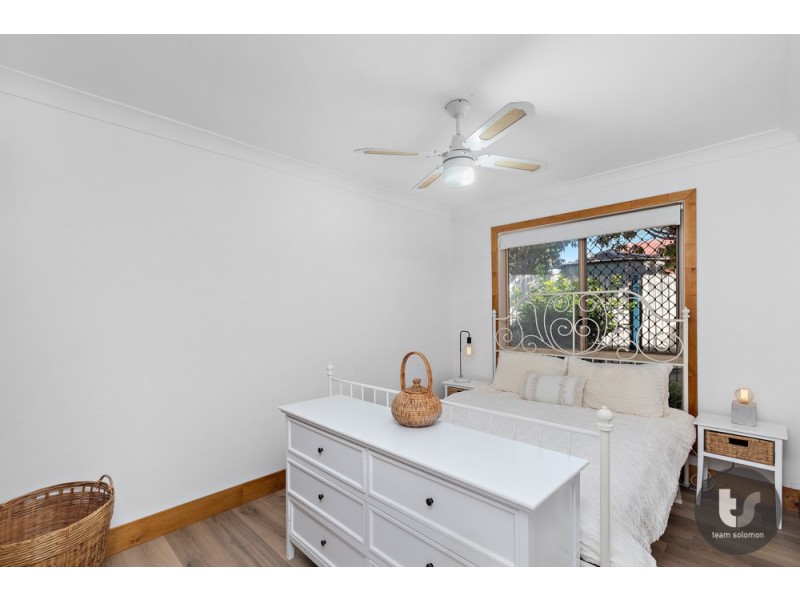 17 Falkirk Parade, Redland Bay QLD 4165