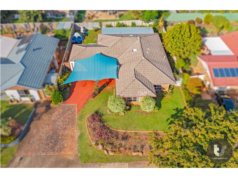 17 Falkirk Parade, Redland Bay QLD 4165