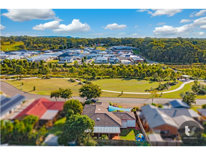 17 Falkirk Parade, Redland Bay QLD 4165