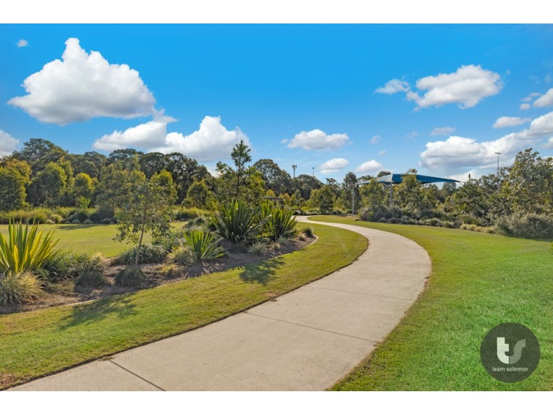 17 Falkirk Parade, Redland Bay QLD 4165