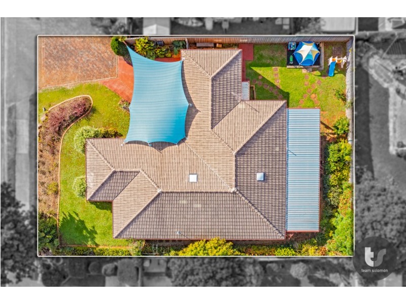 17 Falkirk Parade, Redland Bay QLD 4165