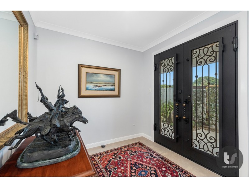 8 Cane Street, Redland Bay QLD 4165