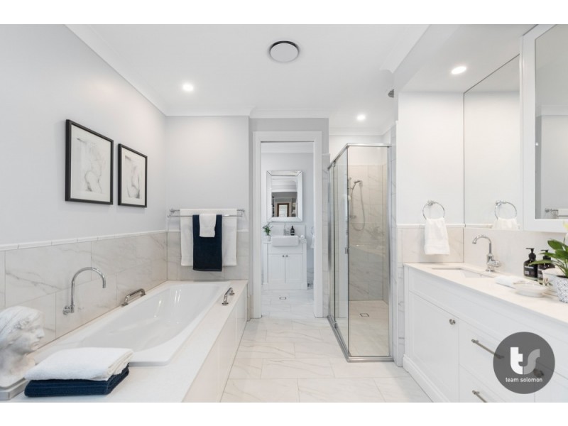 8 Cane Street, Redland Bay QLD 4165