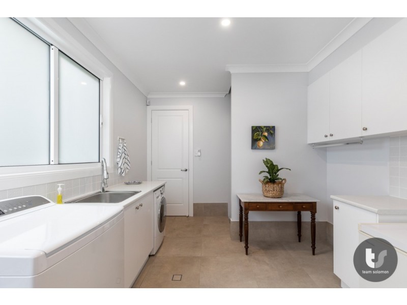 8 Cane Street, Redland Bay QLD 4165