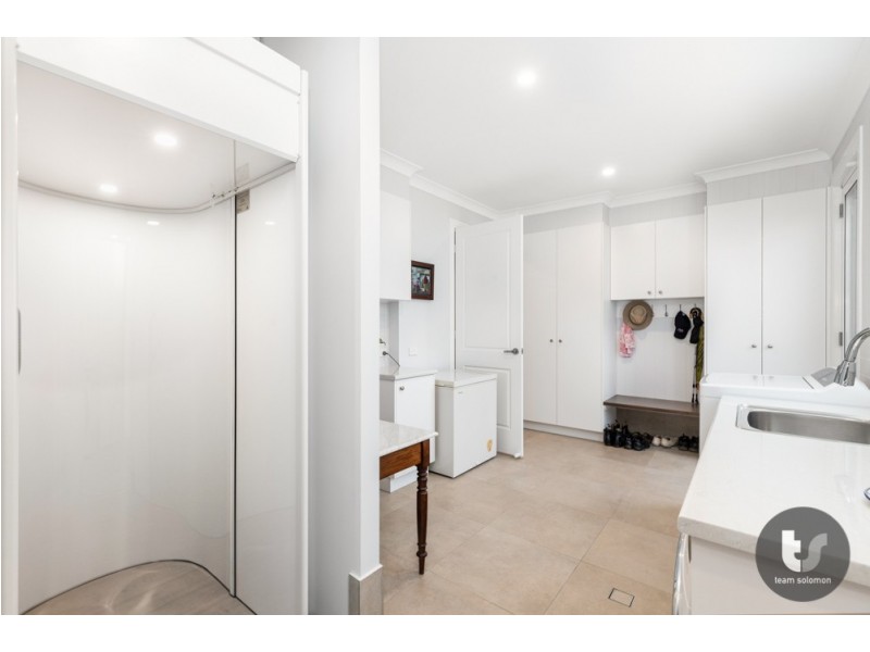 8 Cane Street, Redland Bay QLD 4165