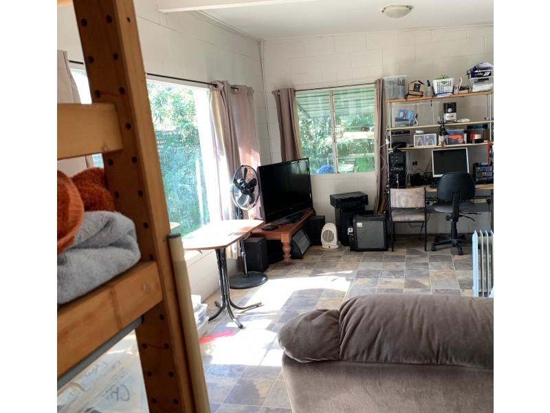 25 Phillips Street, Coochiemudlo Island QLD 4184