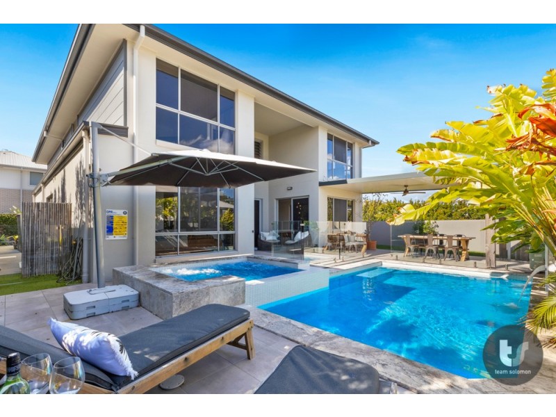 4 Paige Crescent, Wakerley QLD 4154