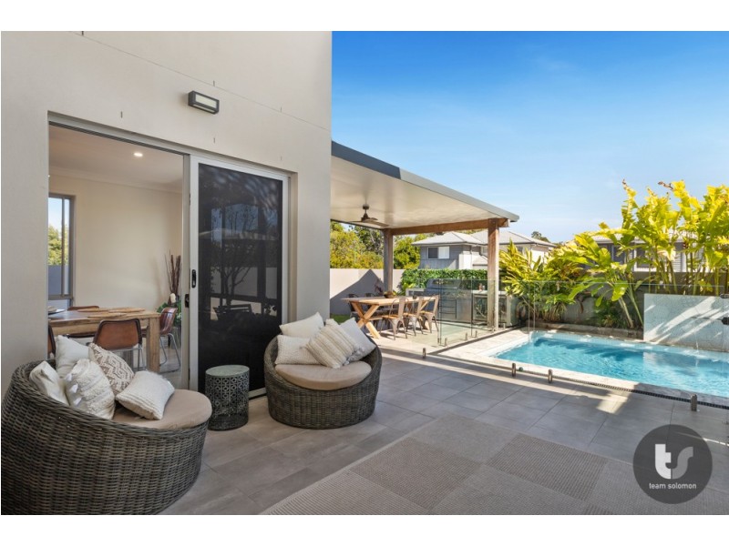 4 Paige Crescent, Wakerley QLD 4154