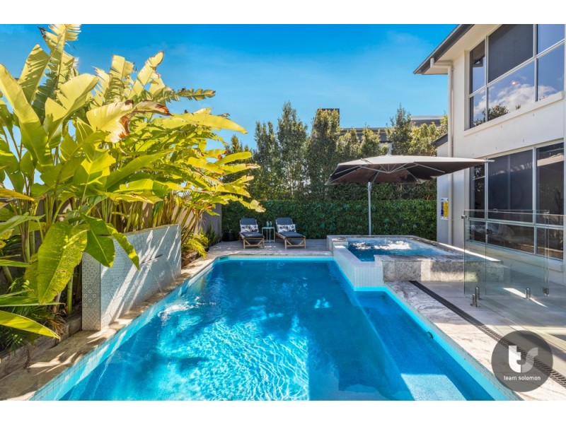 4 Paige Crescent, Wakerley QLD 4154
