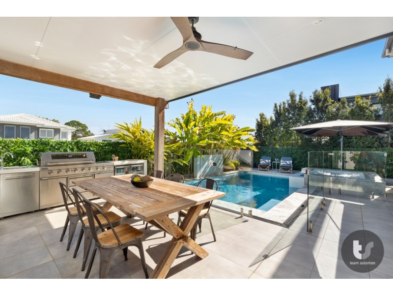 4 Paige Crescent, Wakerley QLD 4154