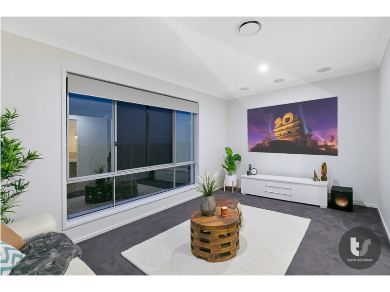 4 Paige Crescent, Wakerley QLD 4154