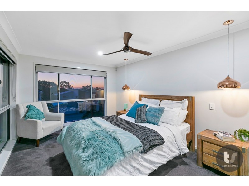 4 Paige Crescent, Wakerley QLD 4154