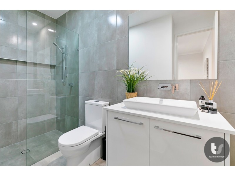 4 Paige Crescent, Wakerley QLD 4154