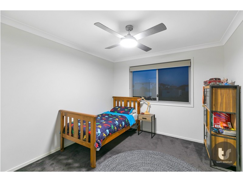 4 Paige Crescent, Wakerley QLD 4154