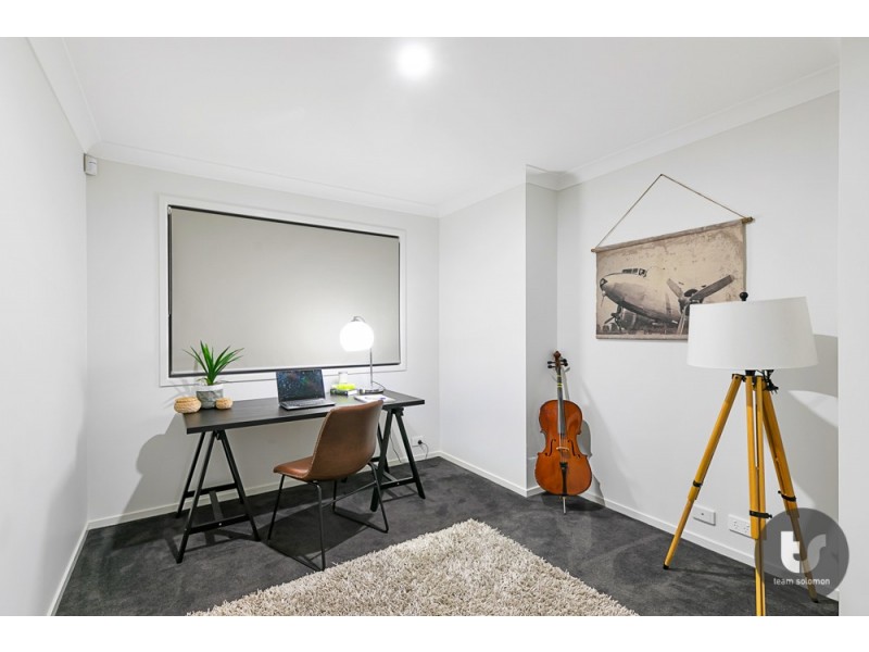 4 Paige Crescent, Wakerley QLD 4154