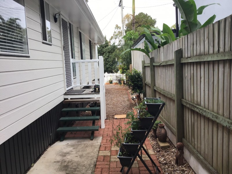 16 Carefree Street, Coochiemudlo Island QLD 4184