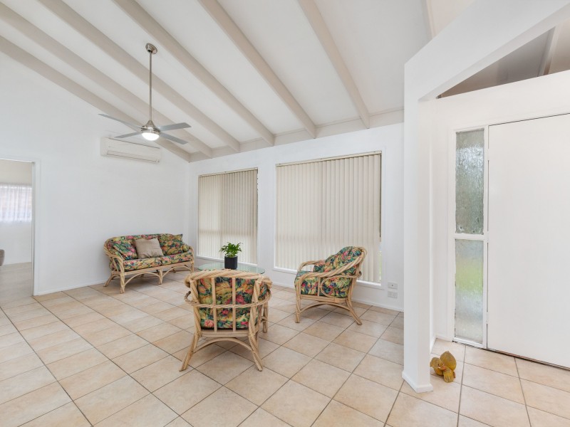 10 Caulfield Drive, Loganlea QLD 4131